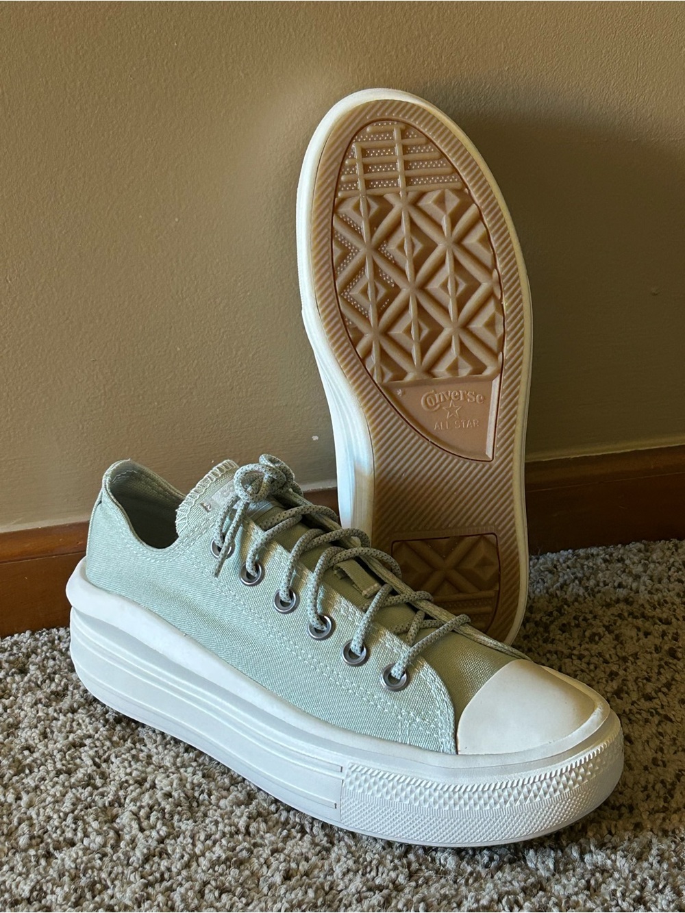 Converse Women's Chuck Taylor All Star Move Platform Low Summit Sage size 7.5